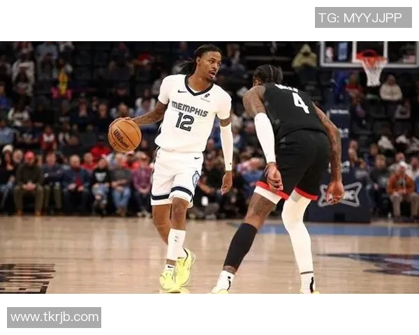 火箭队与灰熊队激战回顾10月3日精彩比赛录像分析与亮点总结